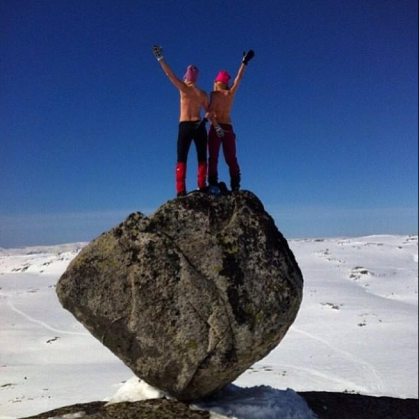 Topless es la nueva tendencia para las fotos de vacaciones