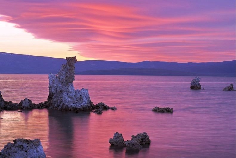 Torres Mágicas del Lago Mono Torres Mágicas del Lago Mono