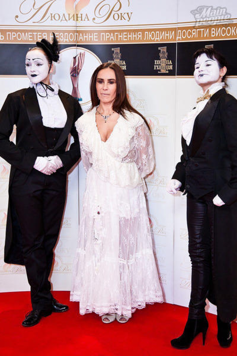 Tough Ukrainian glamour, or "I want to unsee it!" Tough Ukrainian glamour, or "I want to unsee it!"