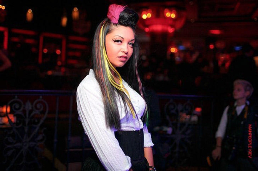 Tough Ukrainian glamour, or "I want to unsee it!" Tough Ukrainian glamour, or "I want to unsee it!"