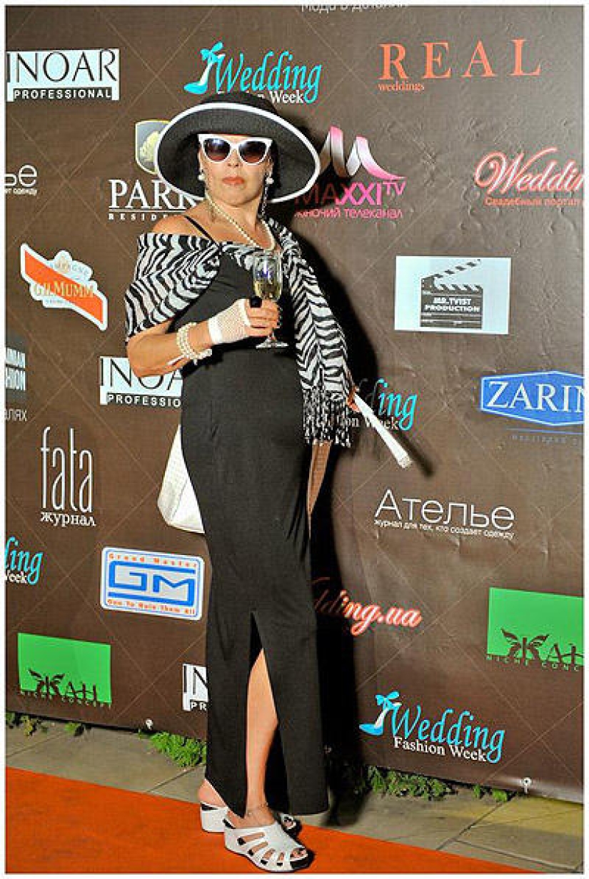 Tough Ukrainian glamour, or "I want to unsee it!" Tough Ukrainian glamour, or "I want to unsee it!"