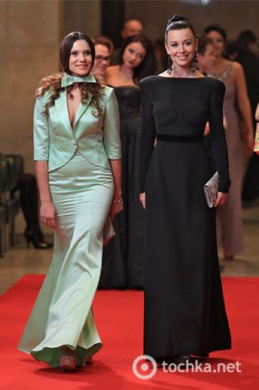 Tough Ukrainian glamour, or "I want to unsee it!" Tough Ukrainian glamour, or "I want to unsee it!"