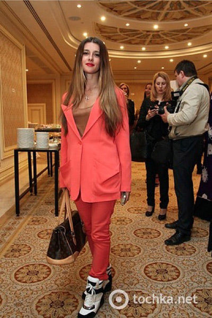 Tough Ukrainian glamour, or "I want to unsee it!" Tough Ukrainian glamour, or "I want to unsee it!"