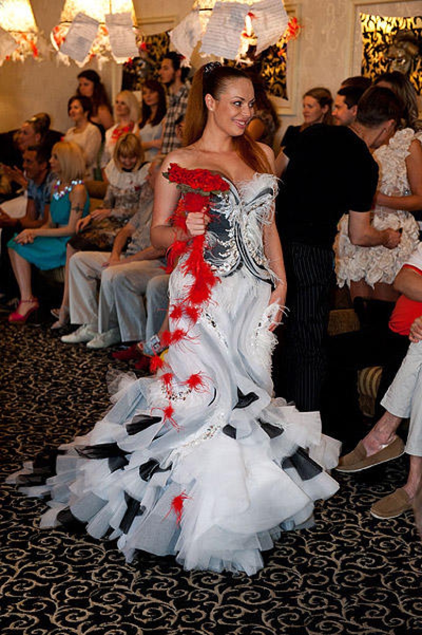 Tough Ukrainian glamour, or "I want to unsee it!" Tough Ukrainian glamour, or "I want to unsee it!"