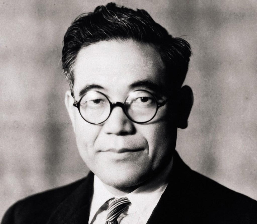 Toyota History: from Looms to Cars Toyota History: from Looms to Cars