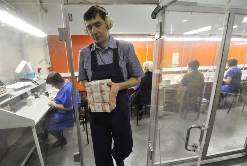 Transportador de dinero: cómo se organiza la producción en Goznak Transportador de dinero: cómo se organiza la producción en Goznak