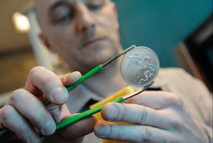 Transportador de dinero: cómo se organiza la producción en Goznak Transportador de dinero: cómo se organiza la producción en Goznak