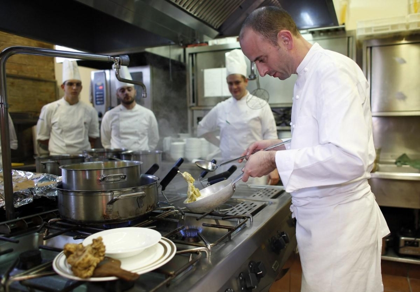Truffle hunting in Italy