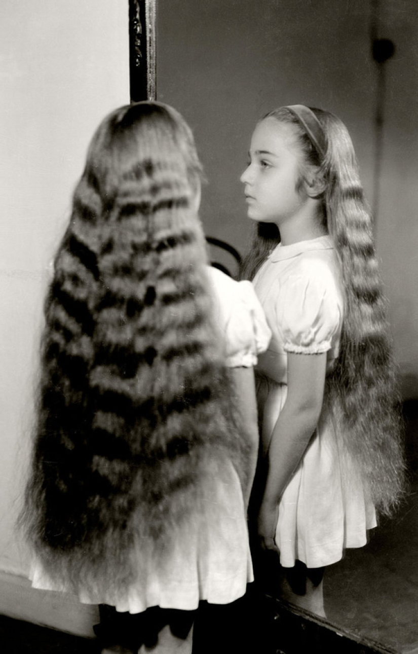 Turkey's first female photographer and her extravagant models