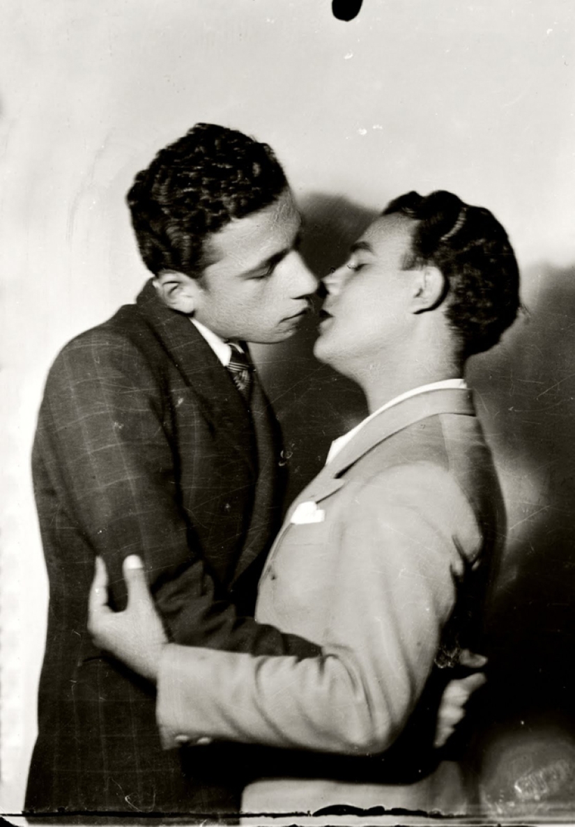 Turkey's first female photographer and her extravagant models