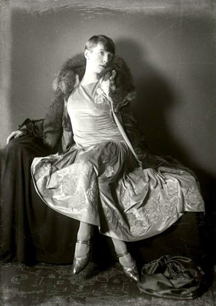 Turkey's first female photographer and her extravagant models