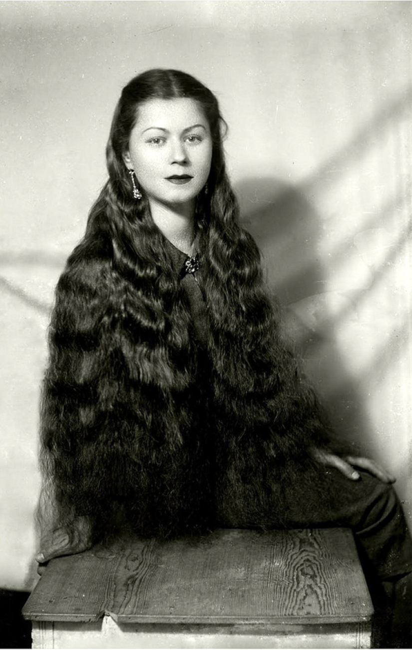 Turkey's first female photographer and her extravagant models