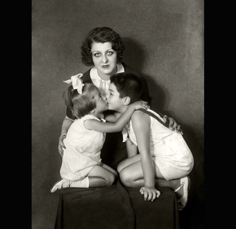 Turkey's first female photographer and her extravagant models