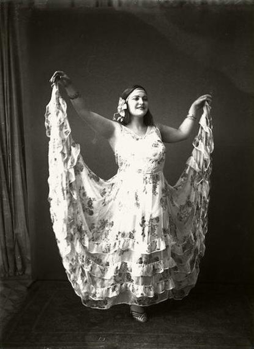 Turkey's first female photographer and her extravagant models