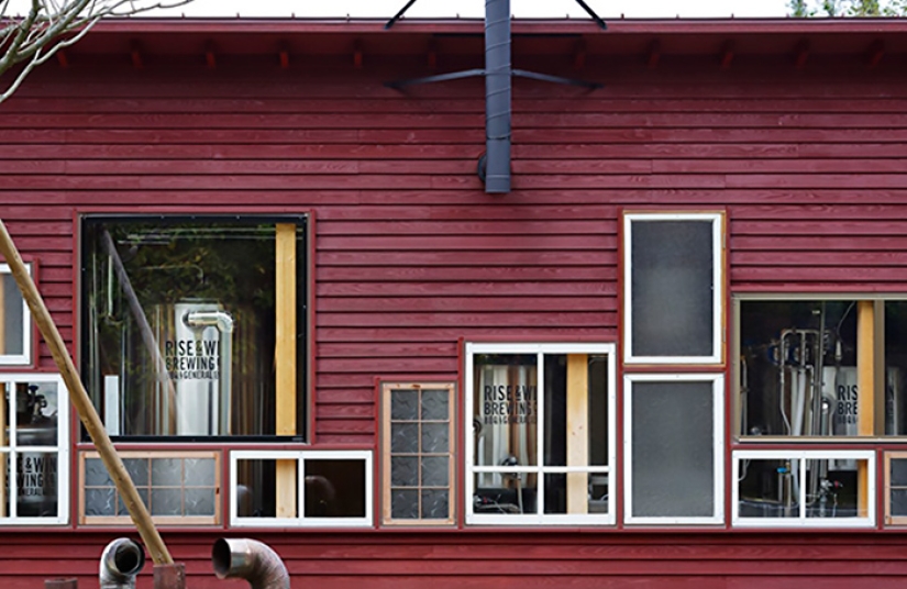 Un bar en Japón construido completamente con basura Un bar en Japón construido completamente con basura