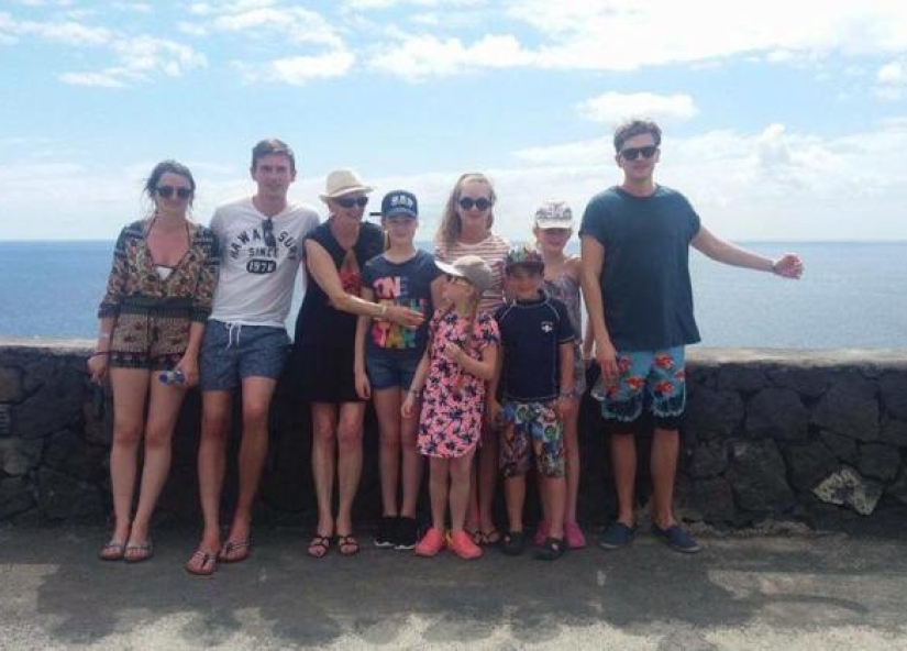 Un británico con la ayuda de una foto cuenta lo mal que le va en Canarias sin su novia Un británico con la ayuda de una foto cuenta lo mal que le va en Canarias sin su novia