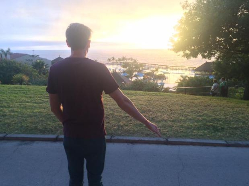 Un británico con la ayuda de una foto cuenta lo mal que le va en Canarias sin su novia Un británico con la ayuda de una foto cuenta lo mal que le va en Canarias sin su novia