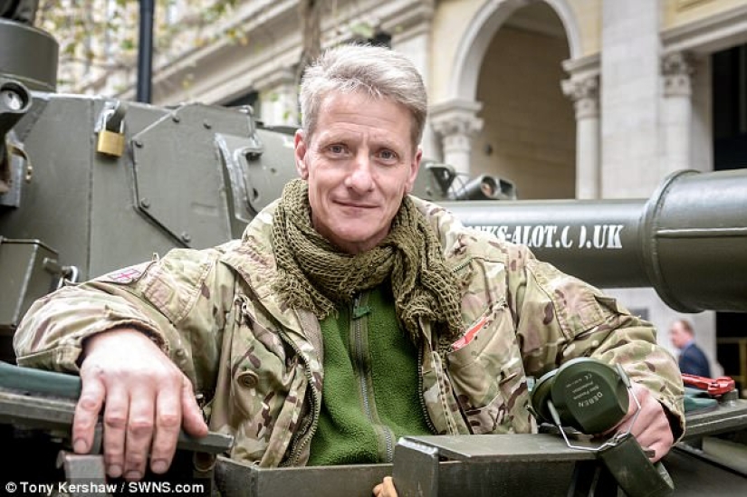 Un coleccionista británico compró un tanque soviético y encontró lingotes de oro en él Un coleccionista británico compró un tanque soviético y encontró lingotes de oro en él