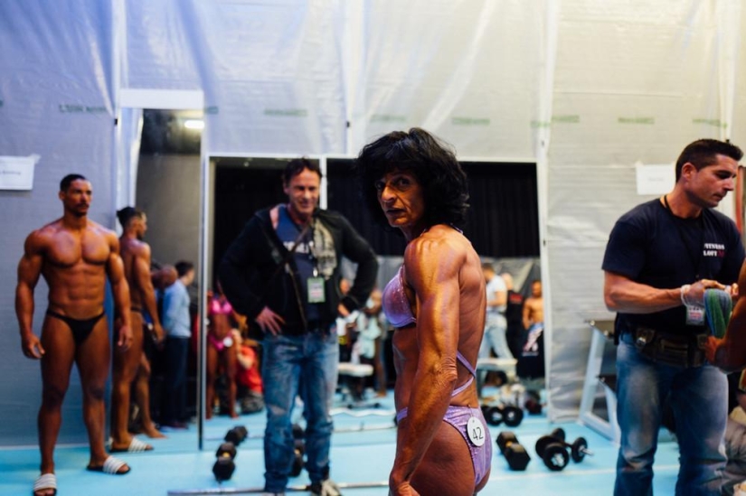 Un día con deportistas: cómo prepararse para el campeonato de culturismo en un pueblo suizo Un día con deportistas: cómo prepararse para el campeonato de culturismo en un pueblo suizo