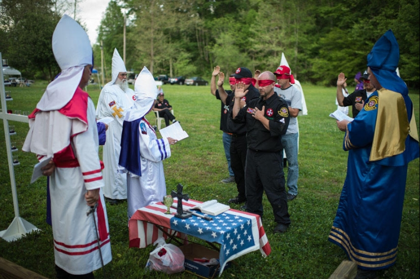 Un día en la vida del Ku Klux Klan Un día en la vida del Ku Klux Klan