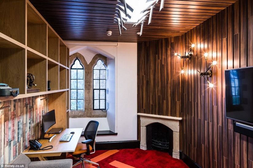 Un empresario ha remodelado su castillo en Reino Unido para convertirlo en la mejor oficina del país