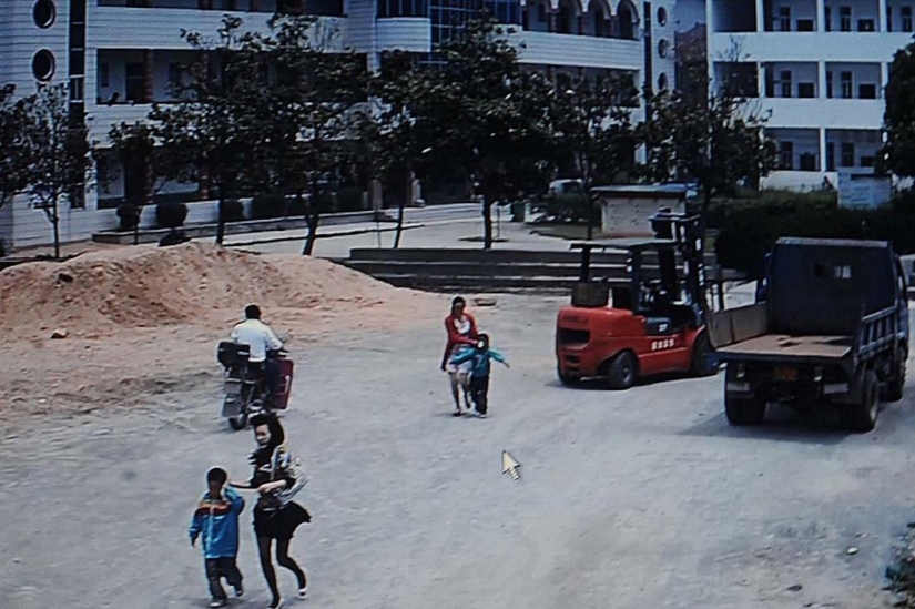 Un hombre con un cuchillo atacó a escolares en China Un hombre con un cuchillo atacó a escolares en China