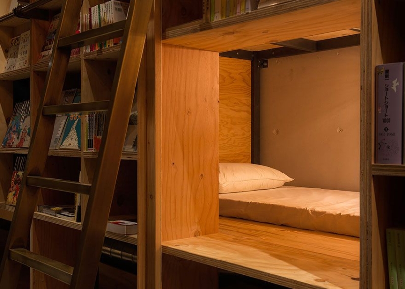Un hotel insólito en Tokio para los que les gusta quedarse dormidos con un libro en la mano