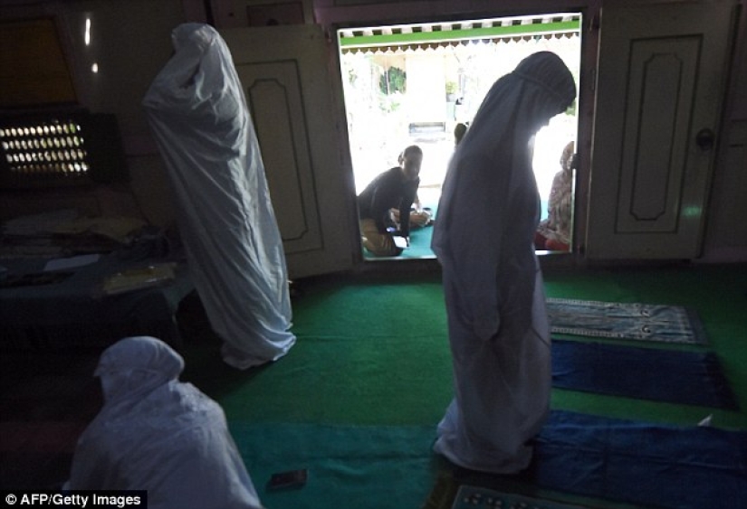 Un internado musulmán para personas transgénero se vio obligado a cerrar en Indonesia Un internado musulmán para personas transgénero se vio obligado a cerrar en Indonesia