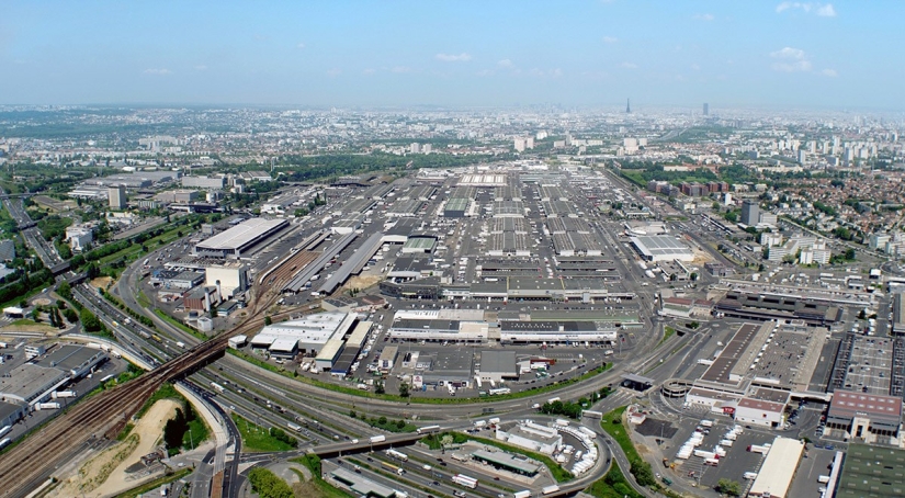 Un mercado gigante donde compran los mejores chefs franceses Un mercado gigante donde compran los mejores chefs franceses