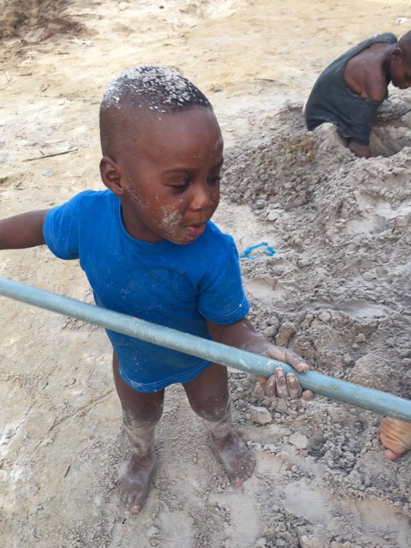Un niño nigeriano salvado de la muerte en la calle: un "hechicero" fue a la escuela