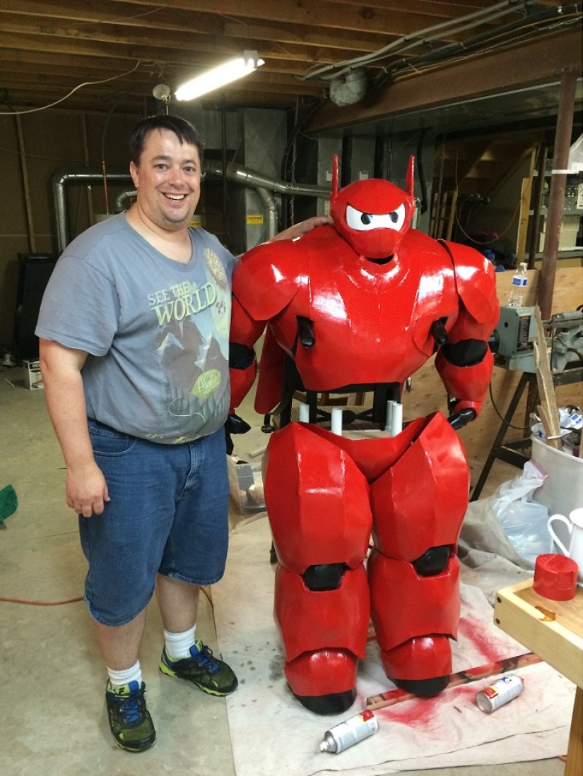 Un padre crea disfraces para la silla de ruedas de su hijo Un padre crea disfraces para la silla de ruedas de su hijo