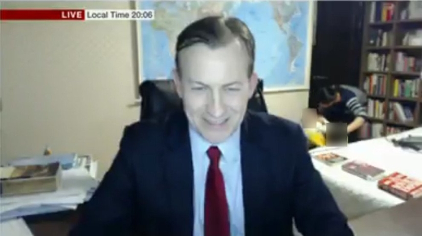 Un profesor de casa dio una entrevista a la BBC, y sus dos hijos convirtieron el video en un éxito Un profesor de casa dio una entrevista a la BBC, y sus dos hijos convirtieron el video en un éxito