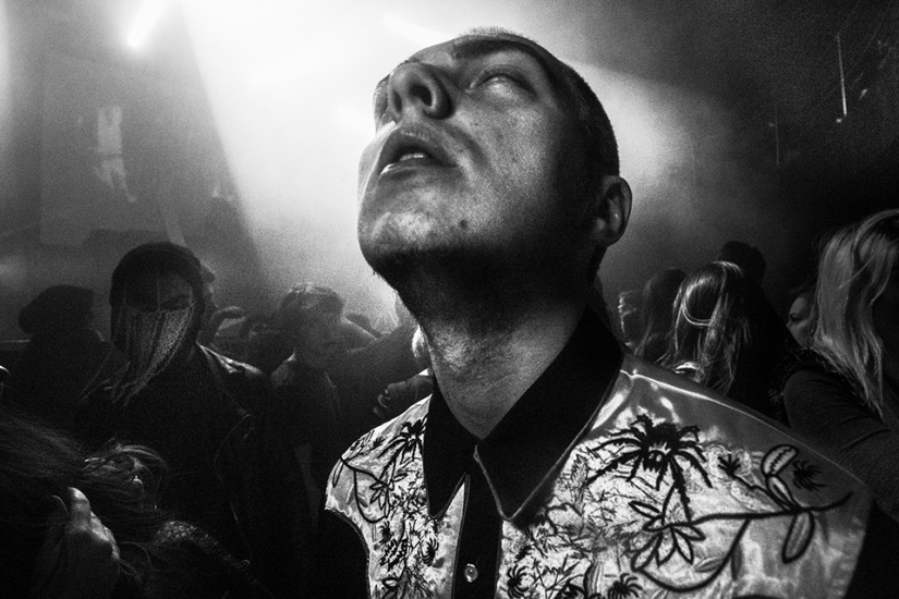 Un retrato colectivo de una generación que se ve obligada a vivir un día a la vez