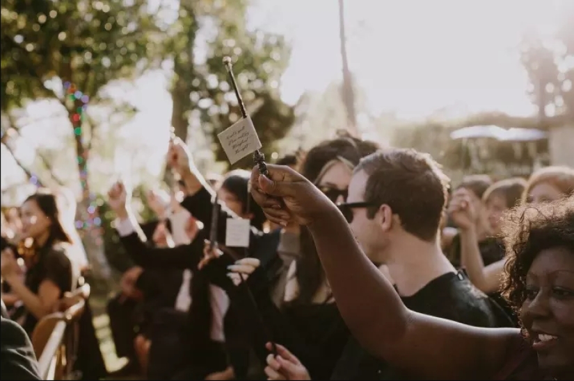 Una boda al estilo de Harry Potter: búhos, un castillo y varitas mágicas
