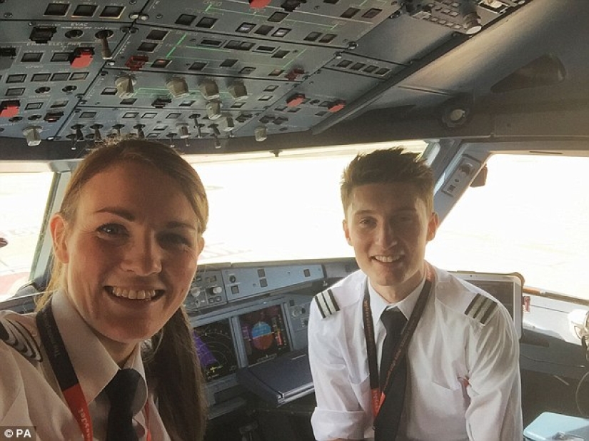 Una británica de 26 años es la capitana de avión más joven del mundo