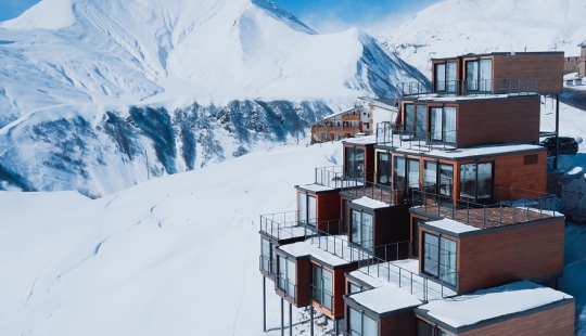 Una caja puede ser cómoda: se ha abierto un hotel hecho de contenedores de carga en Georgia