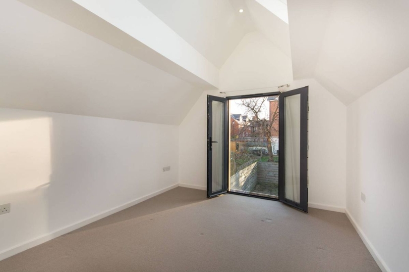 Una casa de 3 metros de ancho y valorada en 1,2 millones de dólares en Londres Una casa de 3 metros de ancho y valorada en 1,2 millones de dólares en Londres