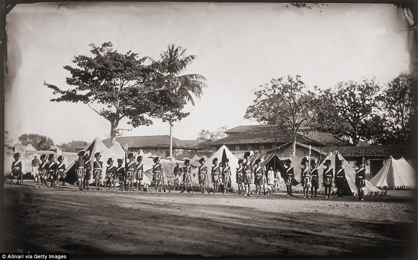 Una colección de fotografías del harén del maharajá indio que ha permanecido intacto durante más de un siglo Una colección de fotografías del harén del maharajá indio que ha permanecido intacto durante más de un siglo