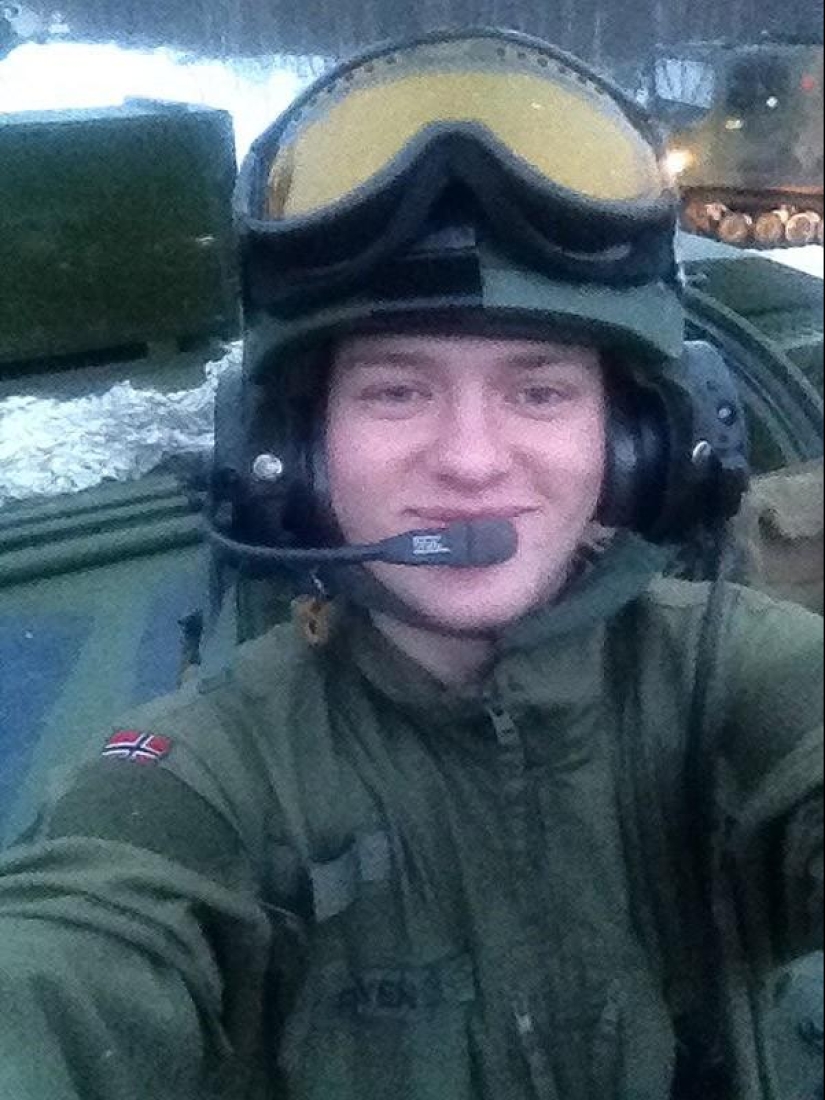 Una colección de fotos de soldados de diferentes países se ha convertido en un verdadero éxito en las redes sociales.