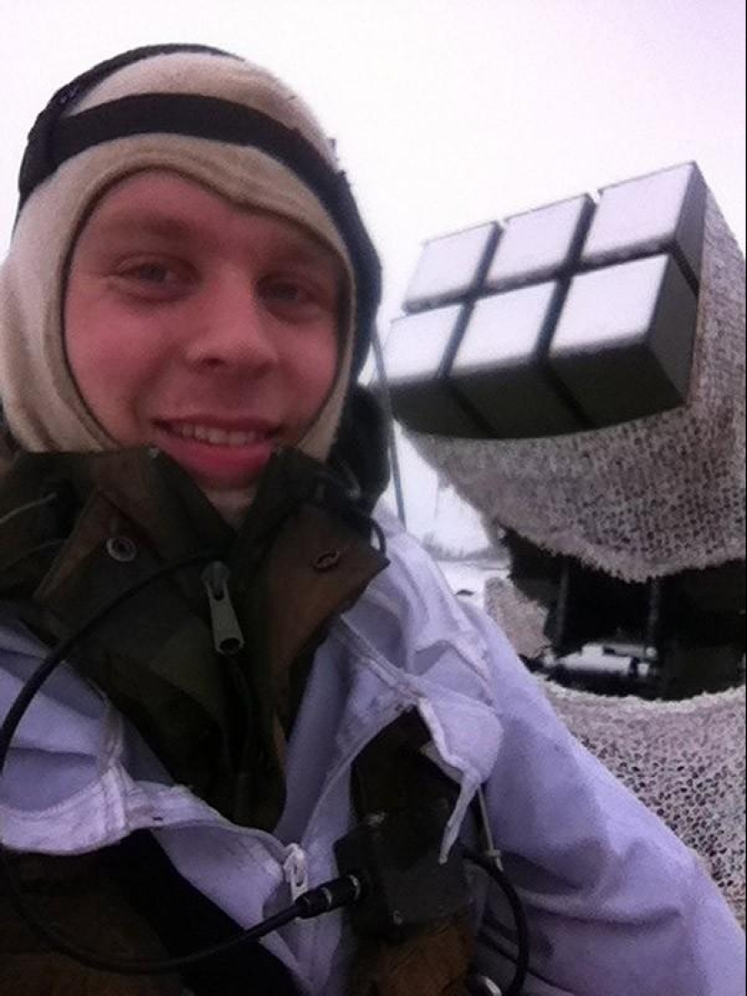 Una colección de fotos de soldados de diferentes países se ha convertido en un verdadero éxito en las redes sociales.