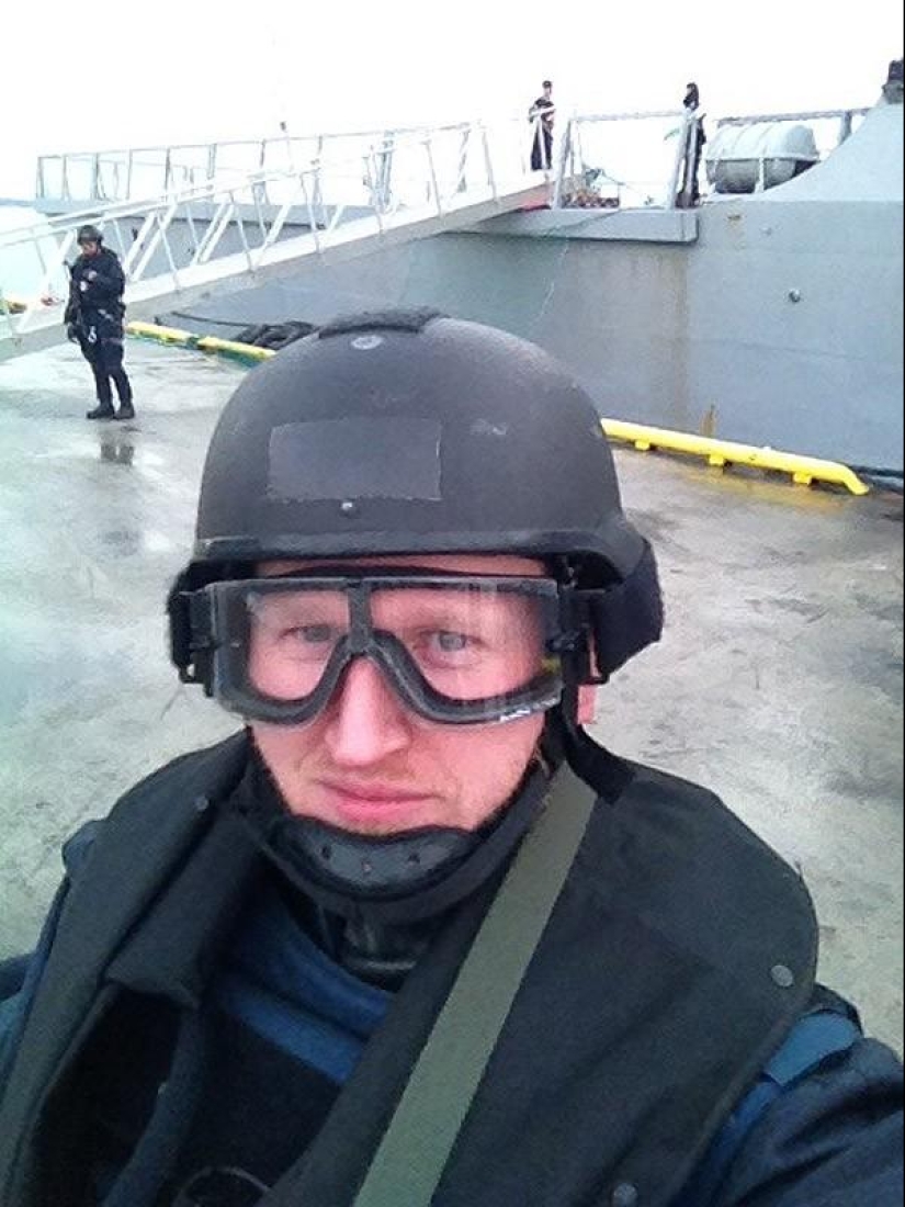 Una colección de fotos de soldados de diferentes países se ha convertido en un verdadero éxito en las redes sociales.