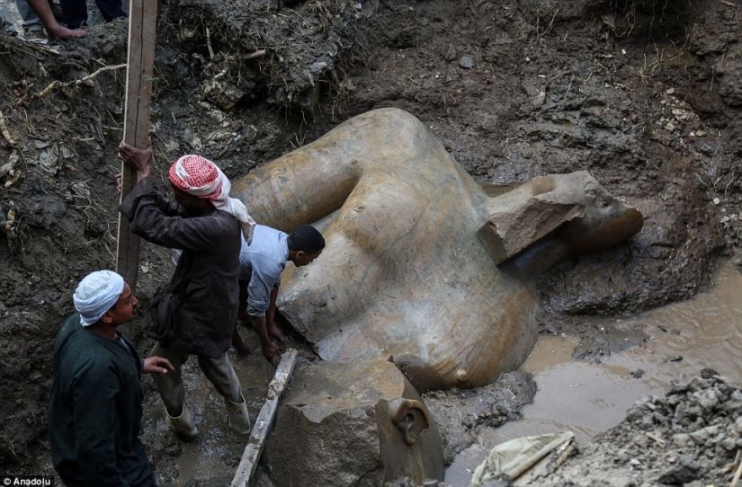 Una estatua de 3.000 años de antigüedad del faraón Ramsés II ha sido encontrada en El Cairo