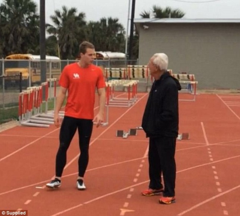 Una estudiante de 23 años protegió a una prima embarazada sin hogar para darle la oportunidad de una vida mejor