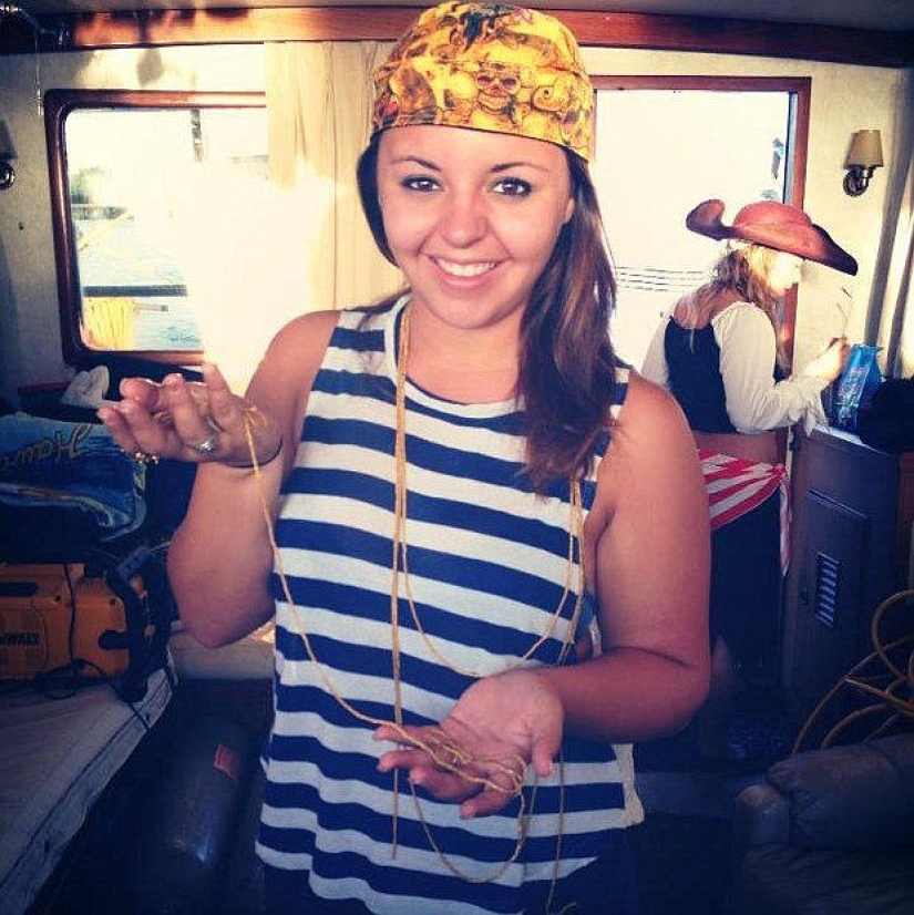 Una familia de cazadores de tesoros en Estados Unidos encontró un cofre de oro valorado en $300 mil Una familia de cazadores de tesoros en Estados Unidos encontró un cofre de oro valorado en $300 mil