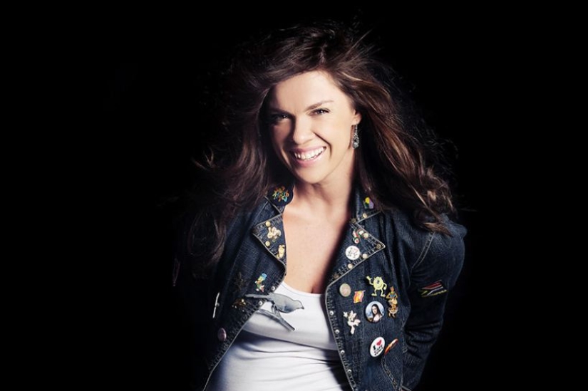 Una mujer reencarnada sin ayuda como 15 personalidades famosas Una mujer reencarnada sin ayuda como 15 personalidades famosas