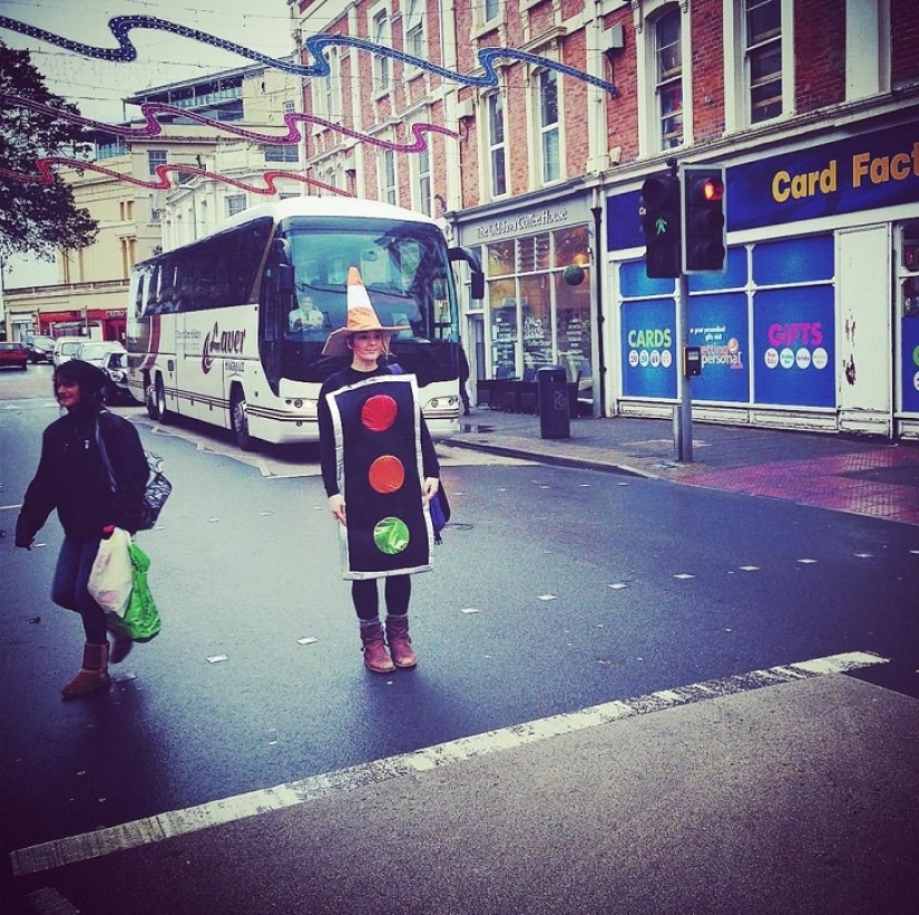 Una mujer se disfrazó todos los días durante todo un año.