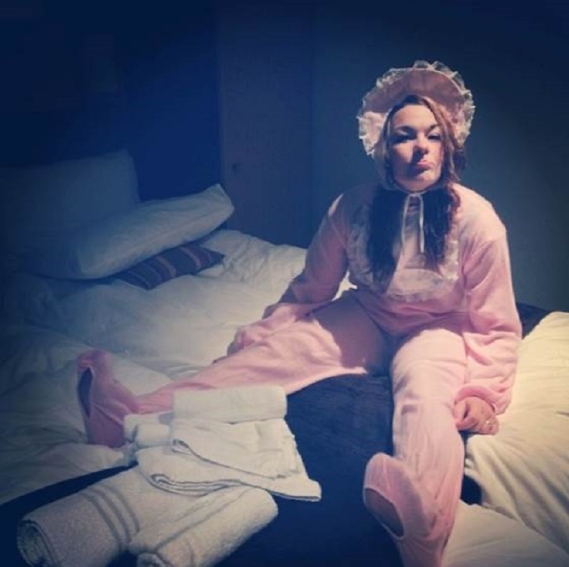 Una mujer se disfrazó todos los días durante todo un año.