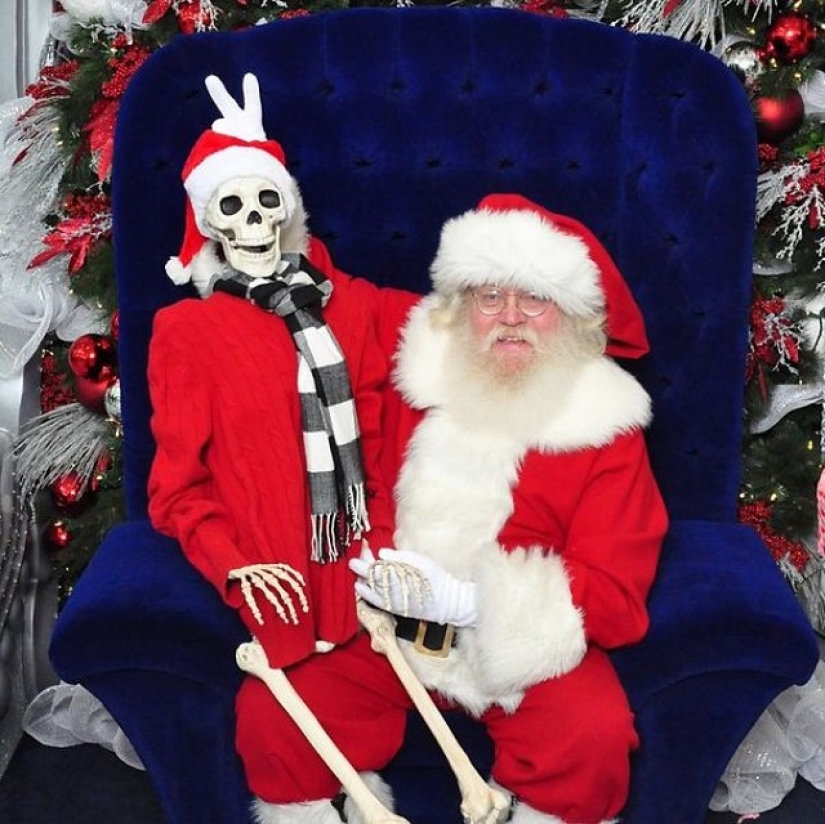 Una parodia de las chicas modernas: un esqueleto en Instagram