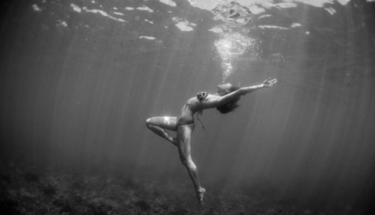 Underwater with Mika Kamara Underwater with Mika Kamara