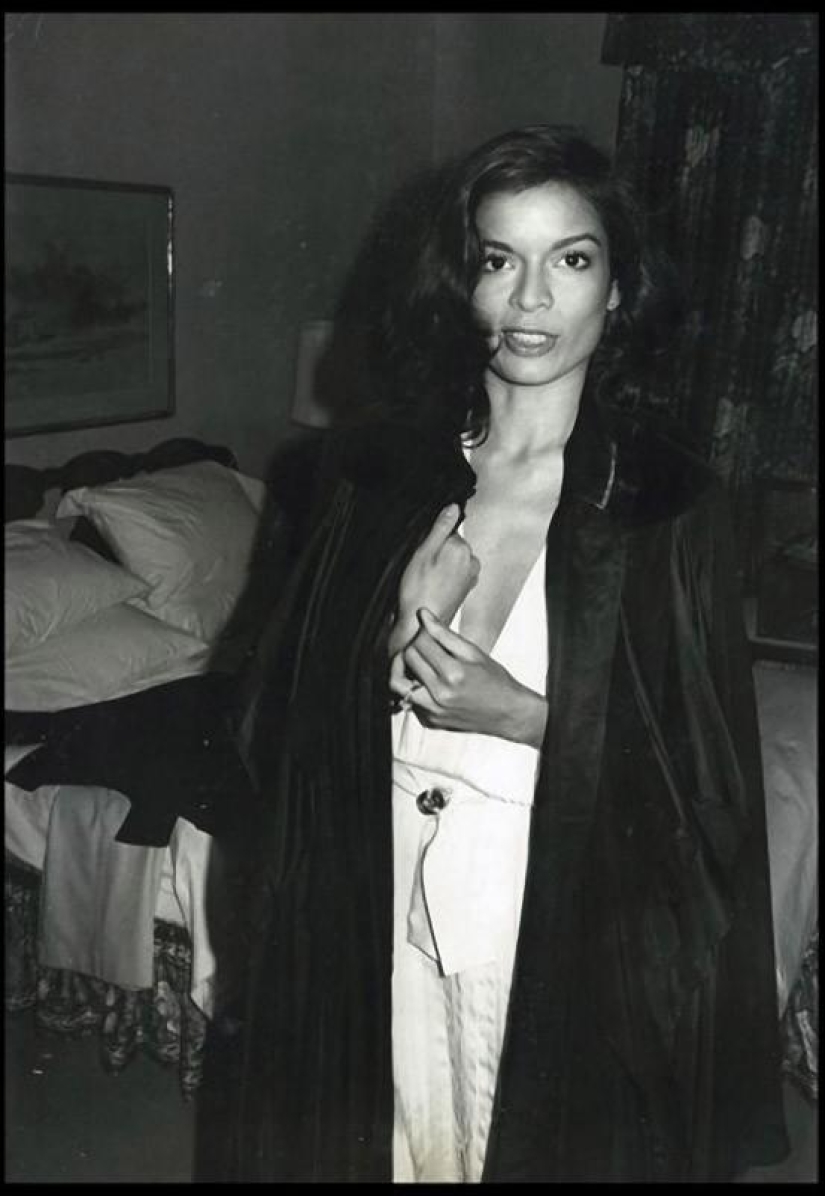 Unique, never seen before photos of stars from Andy Warhol Unique, never seen before photos of stars from Andy Warhol